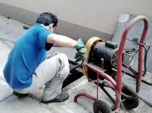 A Empresária que Revolucionou o Setor de Desentupidora com Atendimento Humanizado e Soluções de Alto Impacto